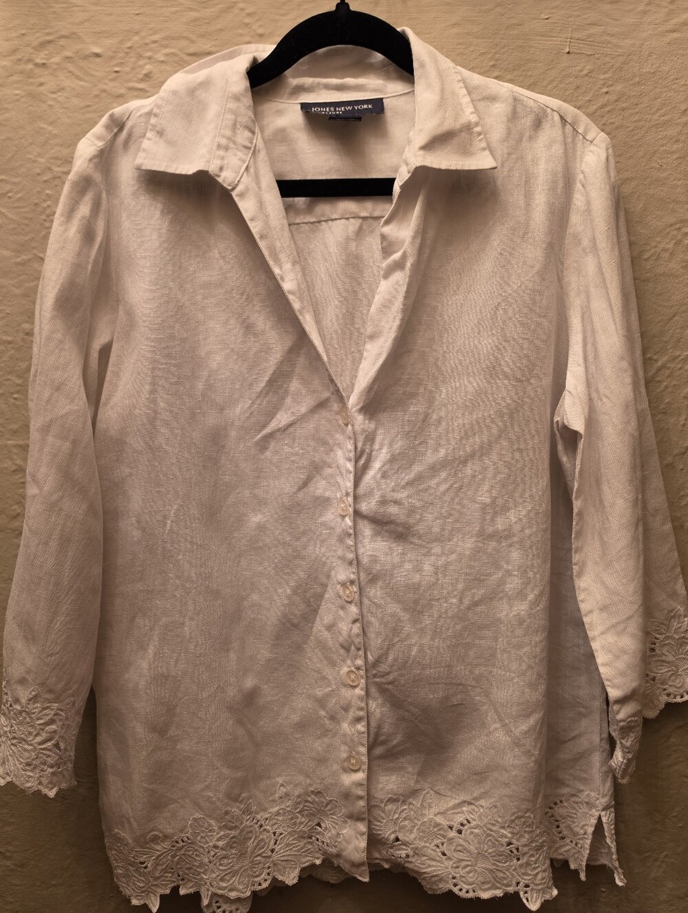 100% Linen Jones New York Signature Embroidered Lace Hem Shirt M